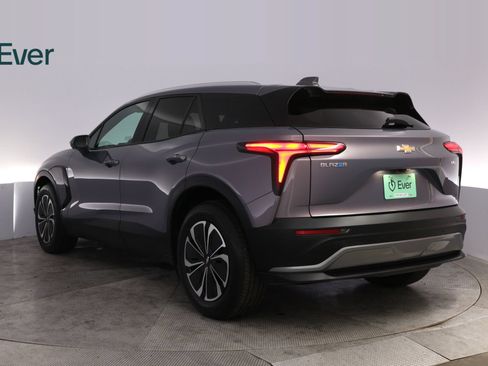 Used 2024 Chevrolet Blazer EV LT AWD/4WD image 17