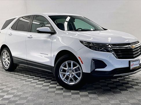 Used 2023 Chevrolet Equinox LT w/ LPO, Floor Liner Package image 11