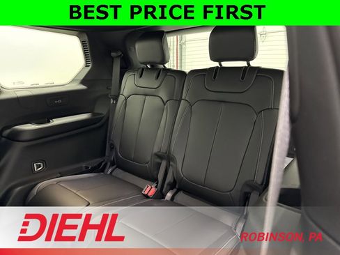 New 2025 Jeep Grand Cherokee L Limited w/ Trailer Tow Package image 19