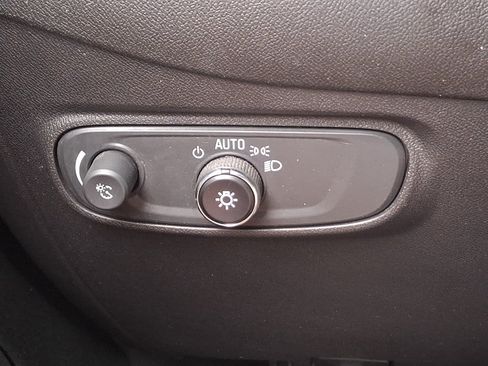 Used 2024 Chevrolet Equinox LS w/ LS Convenience Package FWD image 23