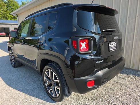 Used 2017 Jeep Renegade Latitude w/ Cold Weather Group AWD/4WD image 9