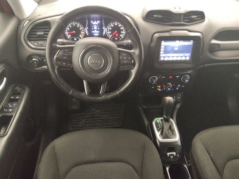 Used 2020 Jeep Renegade Altitude FWD image 22