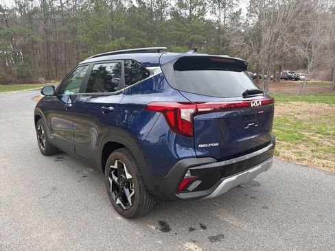 Certified 2025 Kia Seltos EX w/ EX Sunroof Package image 7