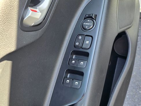 Used 2021 Kia Rio S FWD image 13