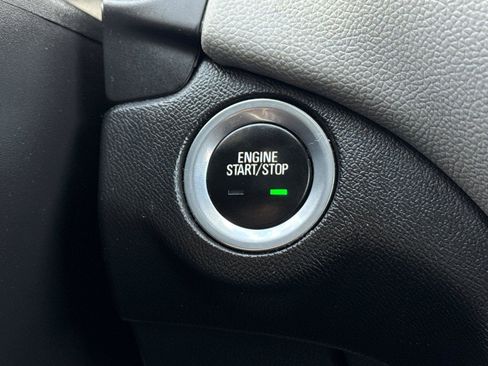 Used 2023 Chevrolet Equinox LT image 25