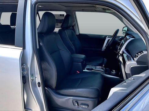 Used 2024 Toyota 4Runner Limited AWD/4WD image 8