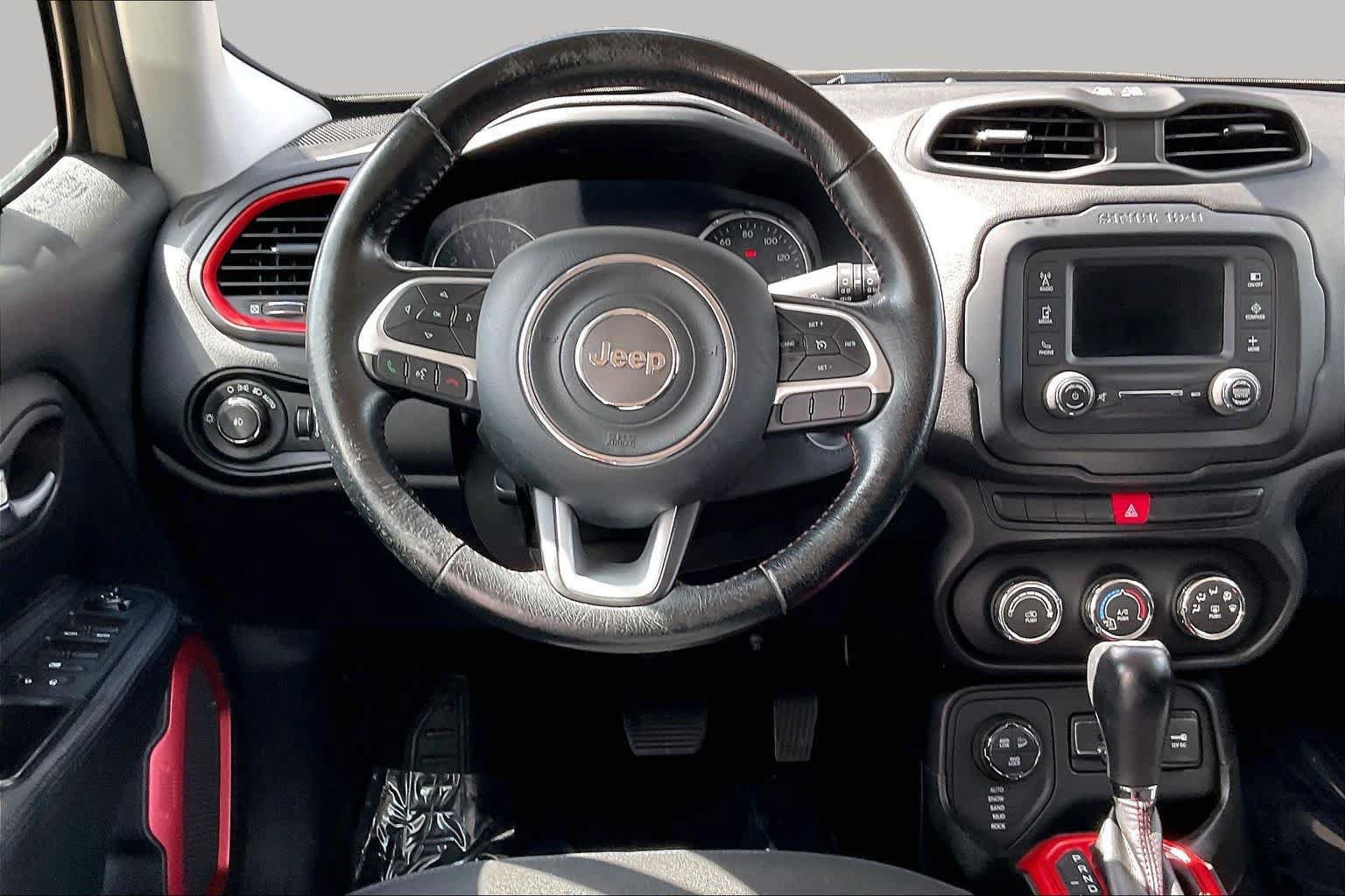 Used 2015 Jeep Renegade Trailhawk AWD/4WD image 6