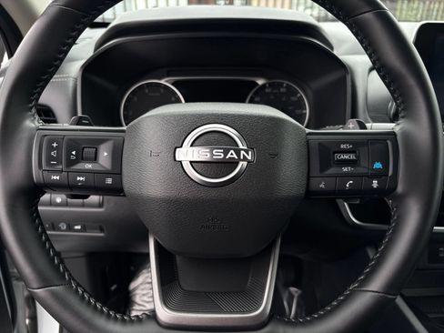 Used 2025 Nissan Rogue SV FWD image 30