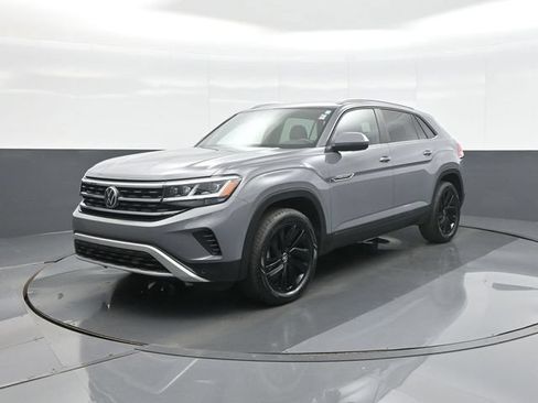 Used 2022 Volkswagen Atlas Cross Sport SE AWD/4WD image 3