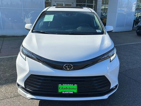 New 2026 Toyota Sienna XLE Woodland Edition image 2