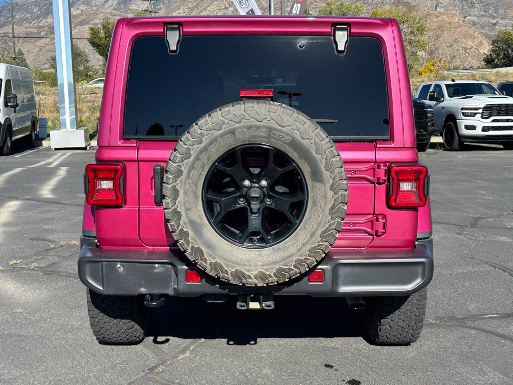 Used 2022 Jeep Wrangler Unlimited Sahara AWD/4WD image 12