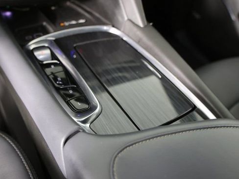 Used 2024 Buick Enclave Premium image 18