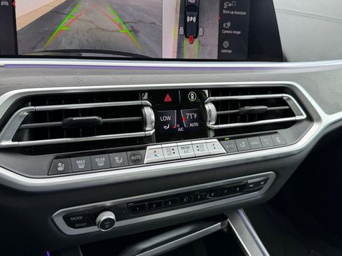 Used 2022 BMW X7 xDrive40i w/ Premium Package AWD/4WD image 29