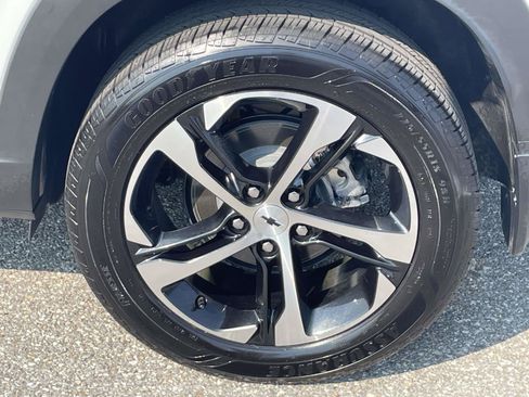 Used 2025 Chevrolet Trax RS w/ Driver Confidence Package FWD image 12