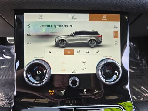 Certified 2022 Land Rover Range Rover Velar R-Dynamic S AWD/4WD image 24