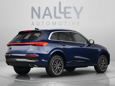 Used 2025 Audi Q5 Premium AWD/4WD image 4