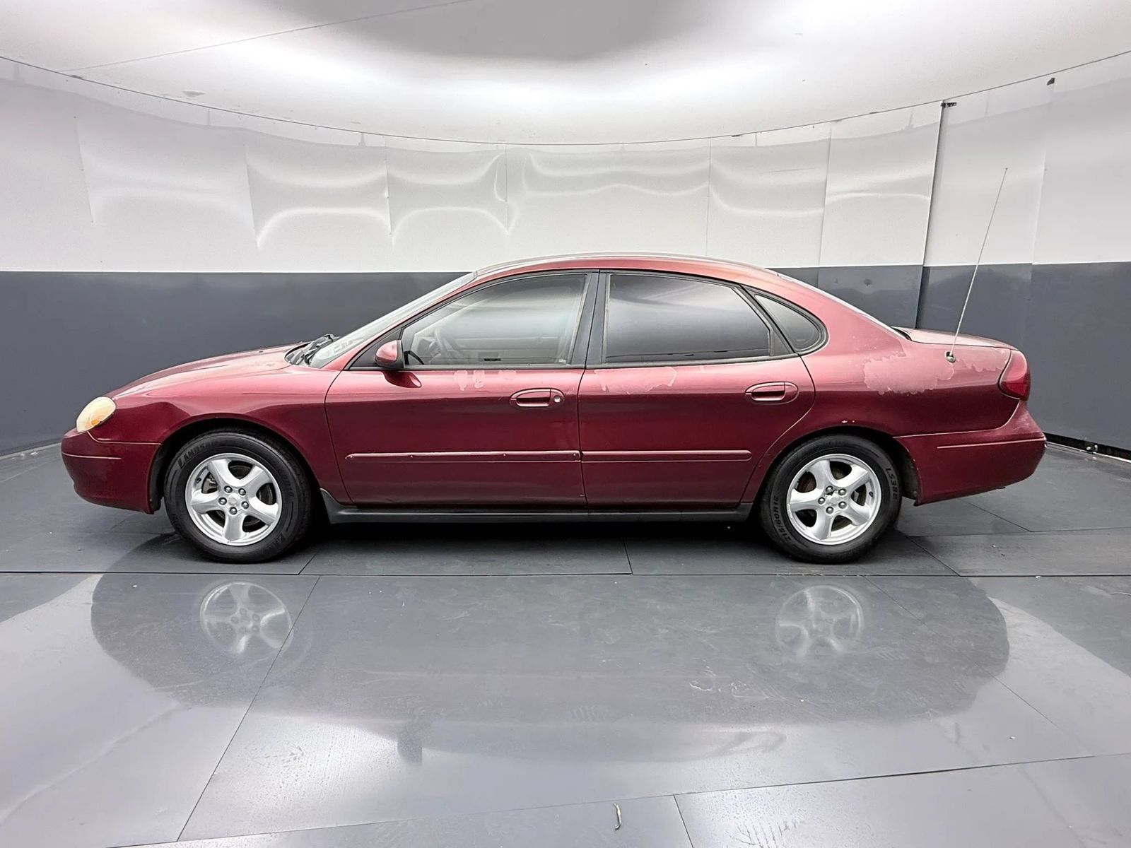 Used 2003 Ford Taurus SES FWD image 4