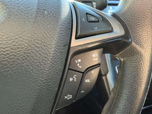 Used 2018 Ford Fusion SE w/ Fusion SE Technology Package image 17