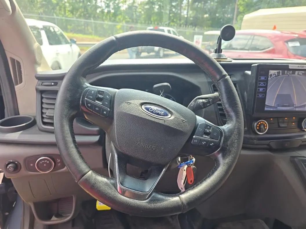 Used 2022 Ford Transit 350 DRW RWD image 10