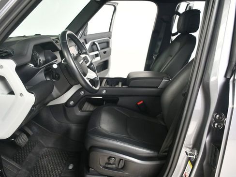 Used 2023 Land Rover Defender 110 X-Dynamic SE image 31