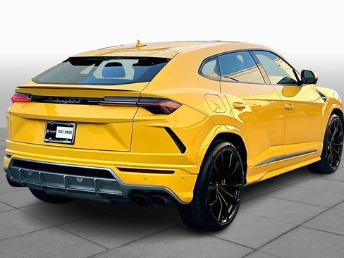 Used 2022 Lamborghini Urus AWD/4WD image 12