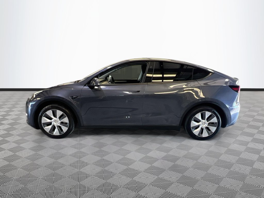 Used 2023 Tesla Model Y 2WD image 4