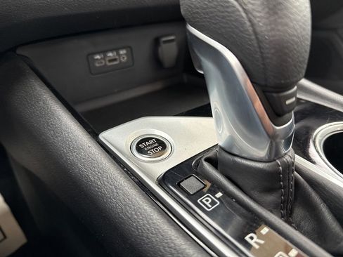 Used 2024 Nissan Altima 2.5 SV image 16