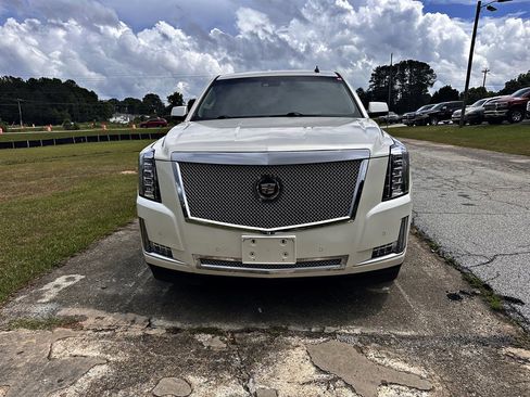 Used 2015 Cadillac Escalade Premium AWD/4WD image 2