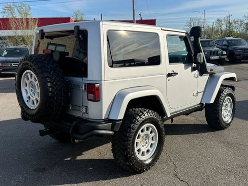 Used 2012 Jeep Wrangler Rubicon w/ PWR Convenience Group AWD/4WD image 5