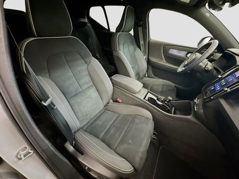 Used 2024 Volvo XC40 Recharge Ultimate w/ Protection Package Premier image 34