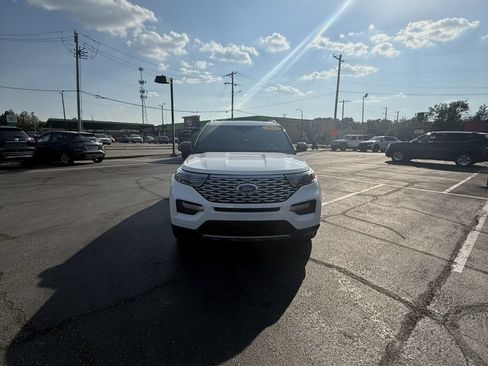 Used 2021 Ford Explorer Platinum w/ Equipment Group 601A AWD/4WD image 4