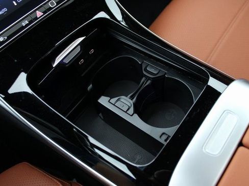 New 2025 Mercedes-Benz C 300 4MATIC Sedan image 25