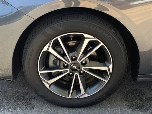 Used 2023 Kia Forte LXS FWD image 32