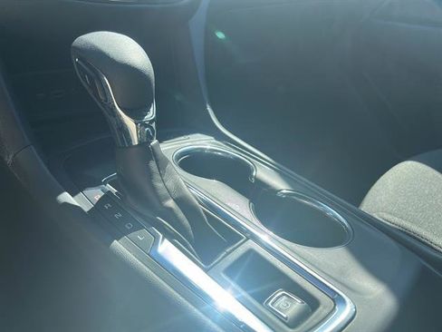 Used 2024 Chevrolet Equinox LT image 33