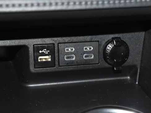 Used 2024 Toyota Highlander LE image 13