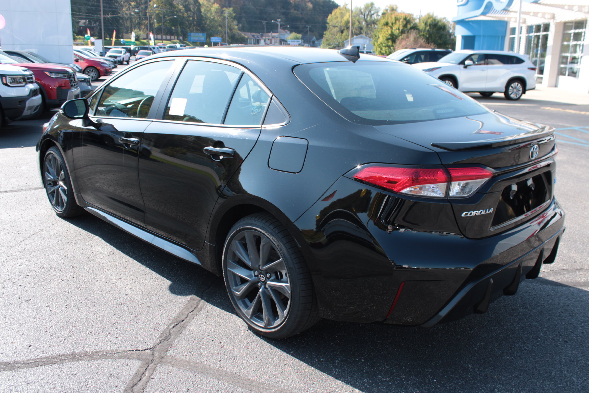 New 2027 Toyota Corolla SE FWD image 8