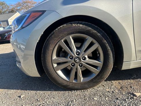 Used 2018 Hyundai Elantra SEL image 24