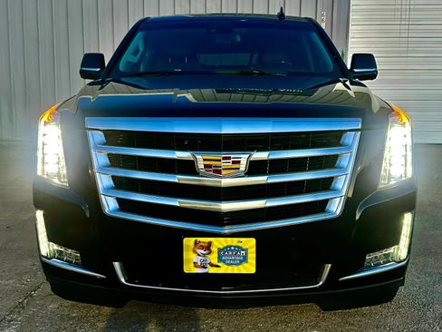 Used 2018 Cadillac Escalade ESV Premium Luxury AWD/4WD image 57