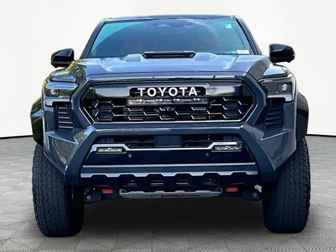 Certified 2025 Toyota Tacoma TRD Pro AWD/4WD image 4