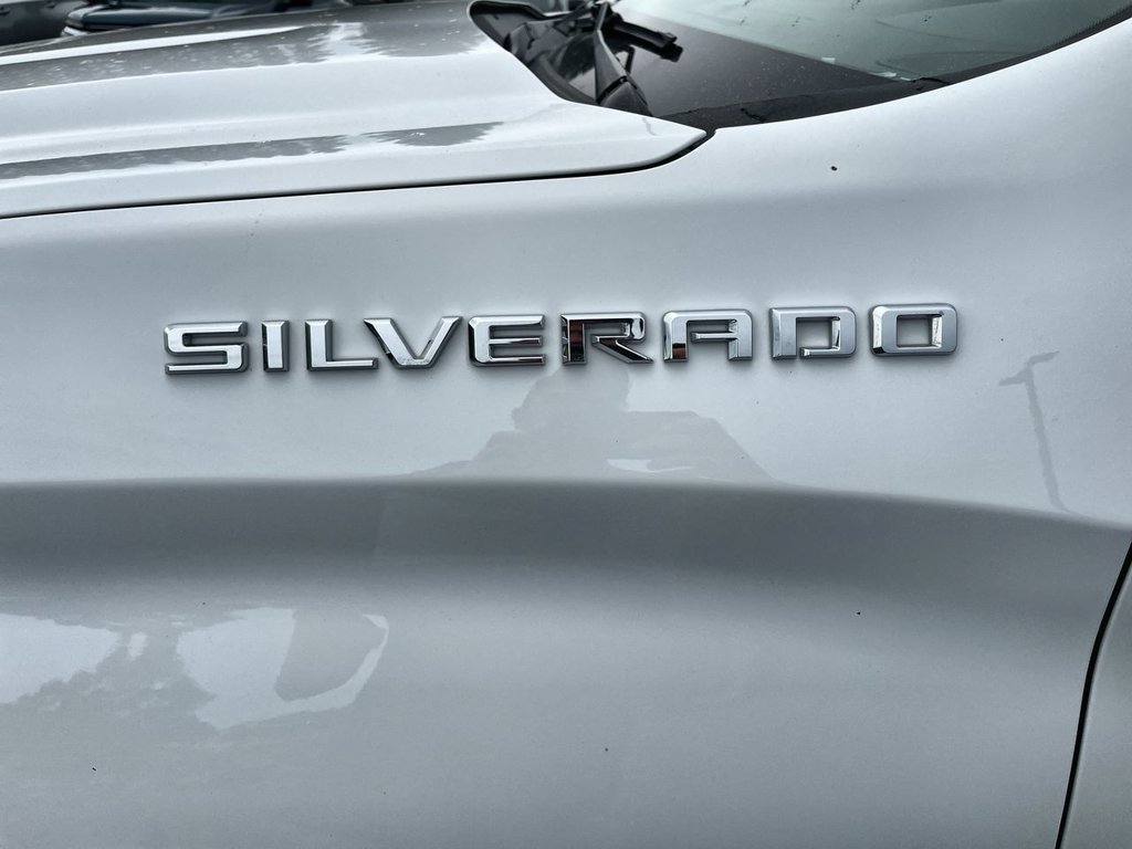 Used 2022 Chevrolet Silverado 1500 LT AWD/4WD image 30
