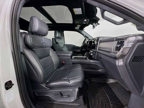 Used 2025 Ford F350 Platinum w/ FX4 Off-Road Package image 26