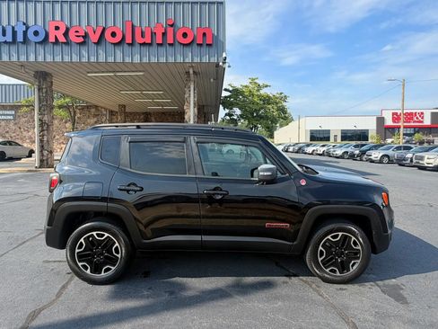 Used 2016 Jeep Renegade Trailhawk w/ Premium Trailhawk Package AWD/4WD image 8