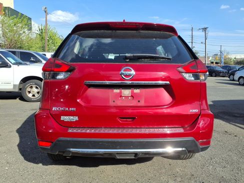 Used 2017 Nissan Rogue S AWD/4WD image 5