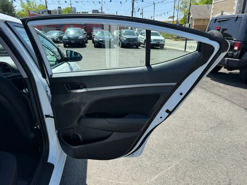 Used 2017 Hyundai Elantra Value Edition FWD image 37