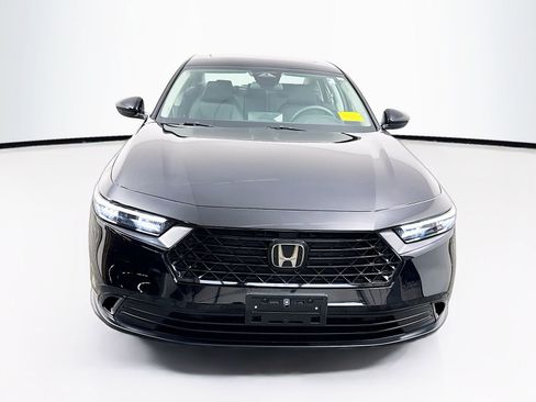 Used 2023 Honda Accord EX image 2