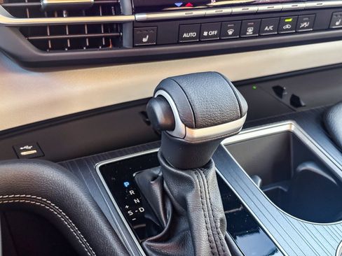 New 2026 Toyota Sienna XLE FWD image 25