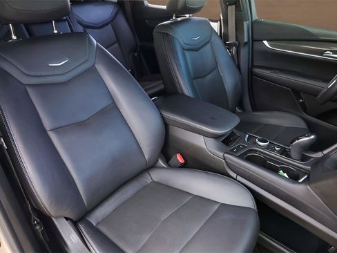 Used 2023 Cadillac XT5 Sportv w/ Technology Package image 32