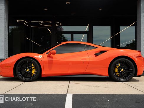 Used 2016 Ferrari 488 GTB RWD image 7