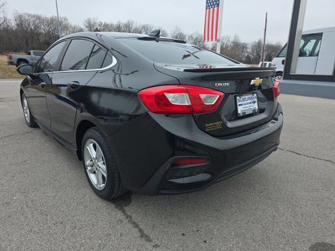Used 2017 Chevrolet Cruze LT w/ Convenience Package image 7