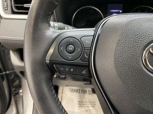 Used 2022 Toyota RAV4 XLE Premium image 29
